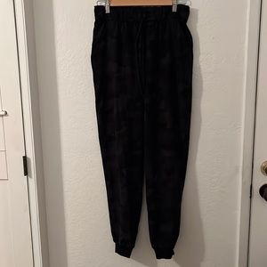 Lululemon Stretch High-Rise Jogger - Black Camo - LW5DIKS Size 6